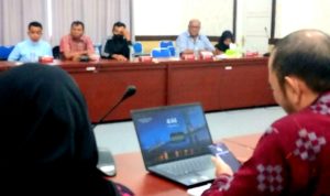 Hardi Delacrus Dkk Mengadu Ke Komisi 1 DPRD Banggai, Tuntut PT KLA Bayar Pasangon