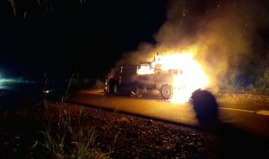 Mobil Suzuki Mega Carry Terbakar di Toili Barat