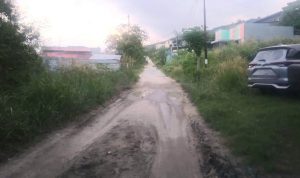 Ruas Jalan Muspratama Kilongan Permai Butuh Perbaikan