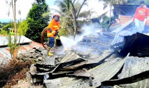 Polisi Olah TKP Kebakaran Rumah Warga di Rajawali Luwuk
