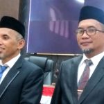 Resmi Dilantik Anggota DPRD Banggai, Iswan dan Samiun Saling Berpelukan