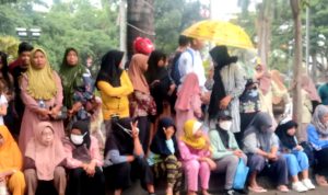 Hujan Deras Orang Tua Was Was, Hari Pertama Gerak Jalan Tingkat SD di Luwuk