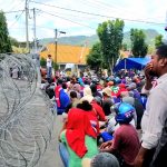 Ratusan Polisi Jaga Aksi Damai Buruh di Gedung DPRD Banggai