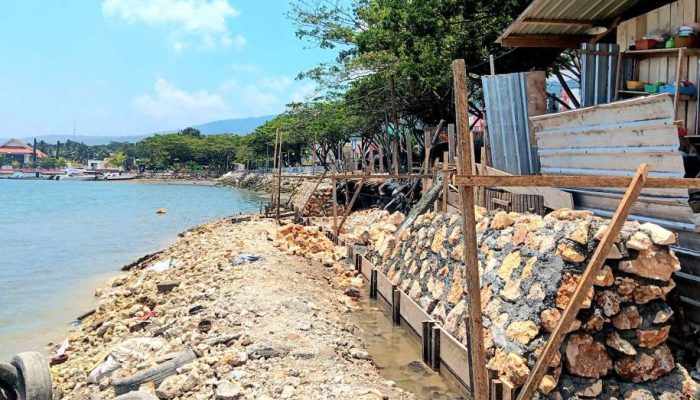 PUPR Anggarkan Talud Penahan Abrasi Pantai Teluk Lalong Luwuk, Pagu Rp200 Juta