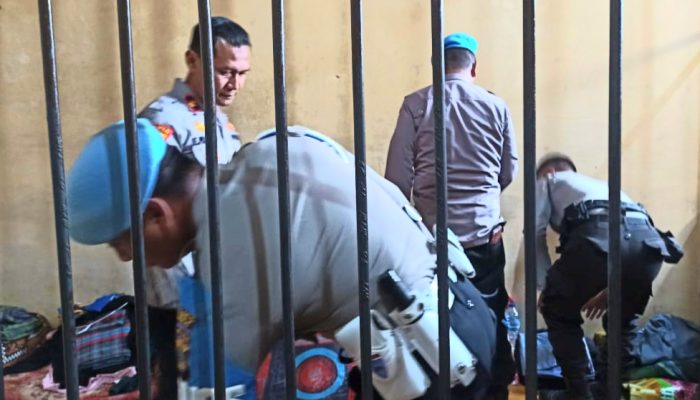 Kompol Esti Prasetio Hadi Periksa Ruang Tahanan Polres Banggai