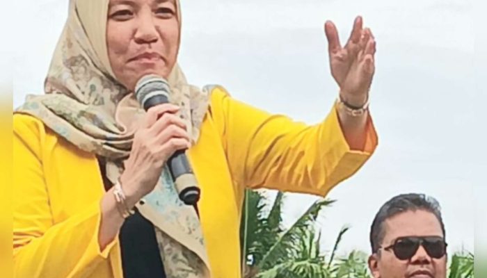 Caleg DPRD Banggai Indry Azis Ajak Warga Pilih Golkar, Teruji dan Mampu Menyelesaikan Masalah