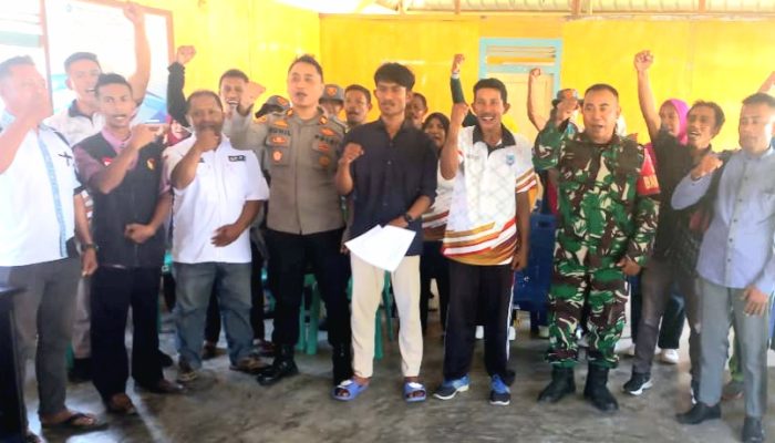Desa Kolak Peling Tengah Banggai Kepulauan Deklarasi Anti Politik Uang dan Jaga Netralitas Aparat