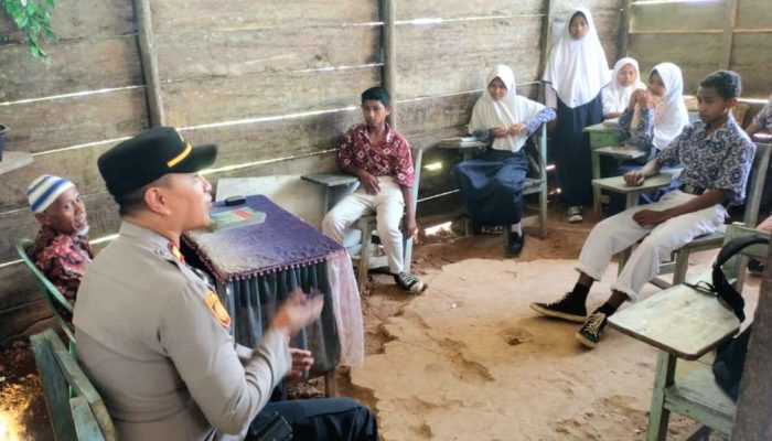 Program Police Goes To School Jangkau SMP Negeri 2 Dusun Sampekonan Liang Bangkep