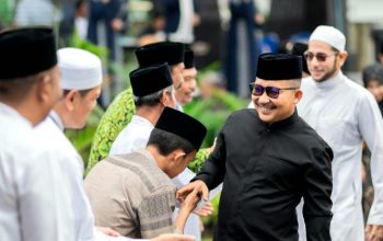 Tabligh Akbar Toili Jaya Membludak, Amirudin Jatahkan Dua Peket Umroh Gratis