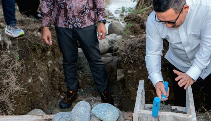 Bantu Masjid Tak Lupakan Pura di Nuhon, Pemda Banggai Kuncurkan Rp200 Juta