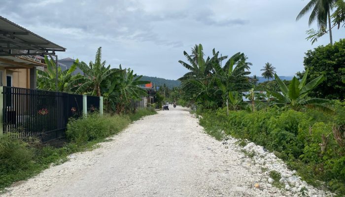 PUPR Banggai Lakukan Perbaikan Jalan Tanah di Kawasan Pemukiman Bukit Halimun Luwuk