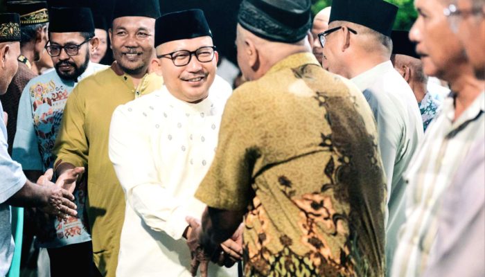 Bupati Amirudin Hadir Ditengah Pengajian dan Khatam Qur’an di Toili Banggai