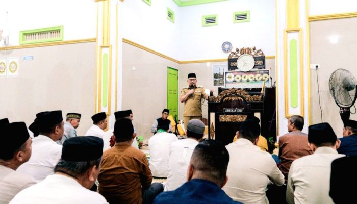 Safari Ramadhan di Kalaka Bunta, Bupati Amirudin Programkan Pasar Murah Sembako