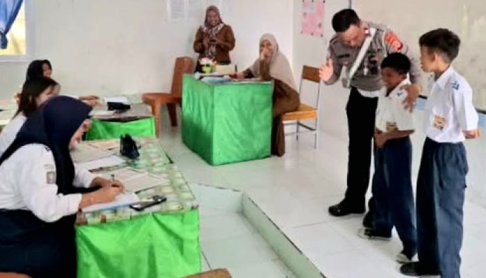 Cegah Kecelakaan, Siswa SMP Negeri 1 Luwuk Terima Edukasi Berlalulintas