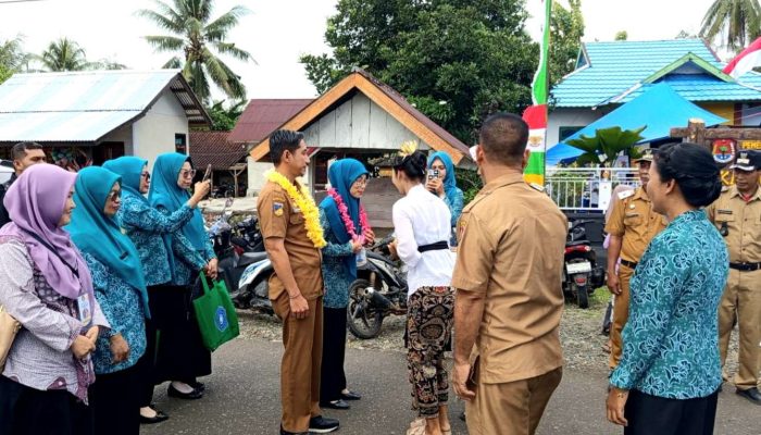 DPMD Gandeng TP-PKK Tinjau Lomba Desa 2025 di Banggai