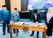 DPRD Umumkan Penetapan AT-FM, Pimpim Banggai 2025-2030