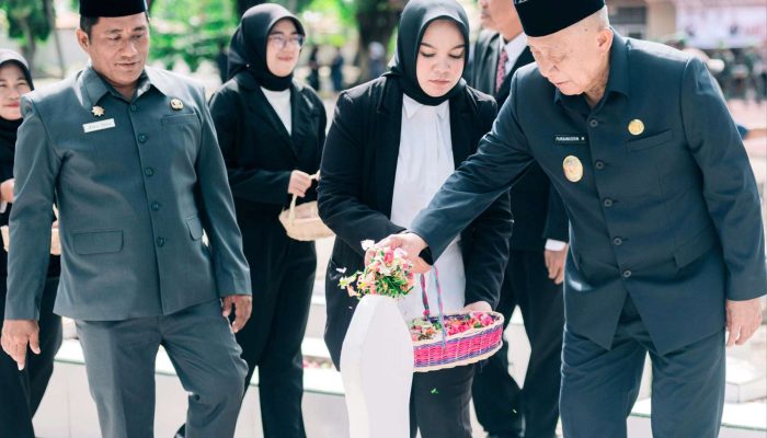 Upacara Harkitnas Ke 117 Berakhir Tabur Bunga di Tugu Makam Pahlawan Banggai