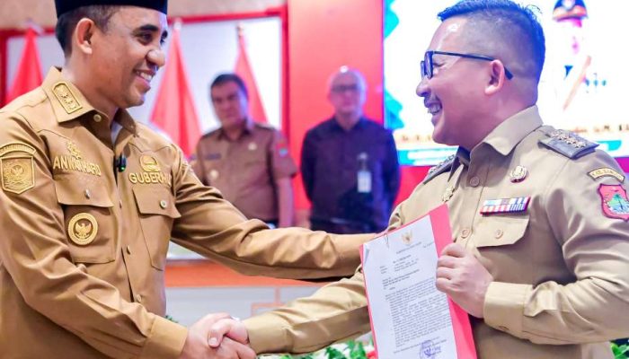 Gubernur Anwar Hafid dan Bupati Amirudin Teken Perjanjian Bagi Hasil PI 10% di Luwuk