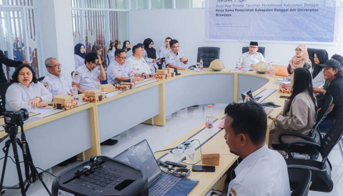 Pengembangan Potensi Kelapa Dalam Banggai Memuat Peta Zonasi Analisis Spasial dan Matriks Rencana Aksi