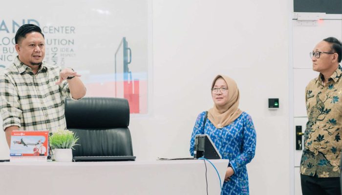 Wabup Bangkep Serfi Kambey Kunjungi Pusat Kendali Ruang Command Center di Luwuk