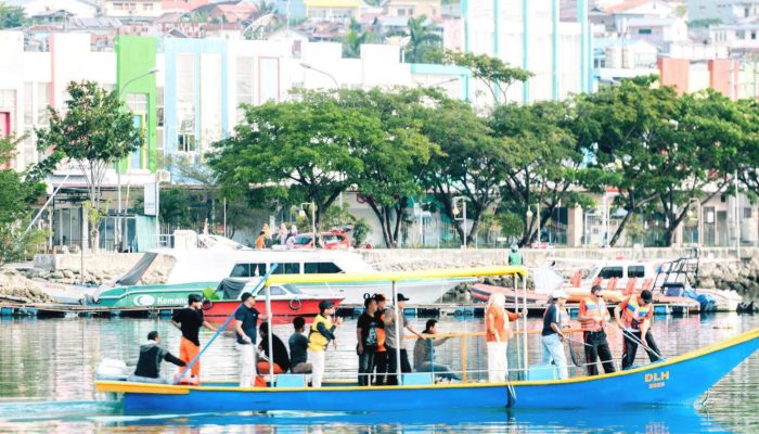 Aksi Bersih Bersih Pemda Banggai di RTH Teluk Lalong, Dipimpin Wabup Furqanuddin