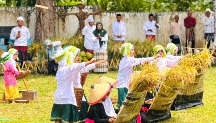 Suku Andio Masama Ikuti Vestival Budaya Lipu Celebes, Tampilkan Tradisi Mongkan Pae Bu’o