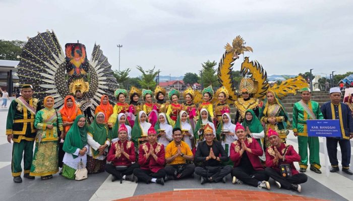 Disdikbud Banggai Tampil Memukau Pada Karnaval Budaya Sulteng 2026 di Palu
