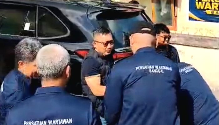 Kunjungi PWB, Bupati Amirudin Titip Pesan Kawal Pembangunan Lewat Ujung Pena