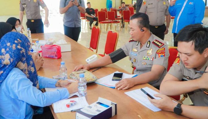 Bakti Sosial HUT Humas Polri ke-75, Polresta Banggai Donor 15 Kantong Darah